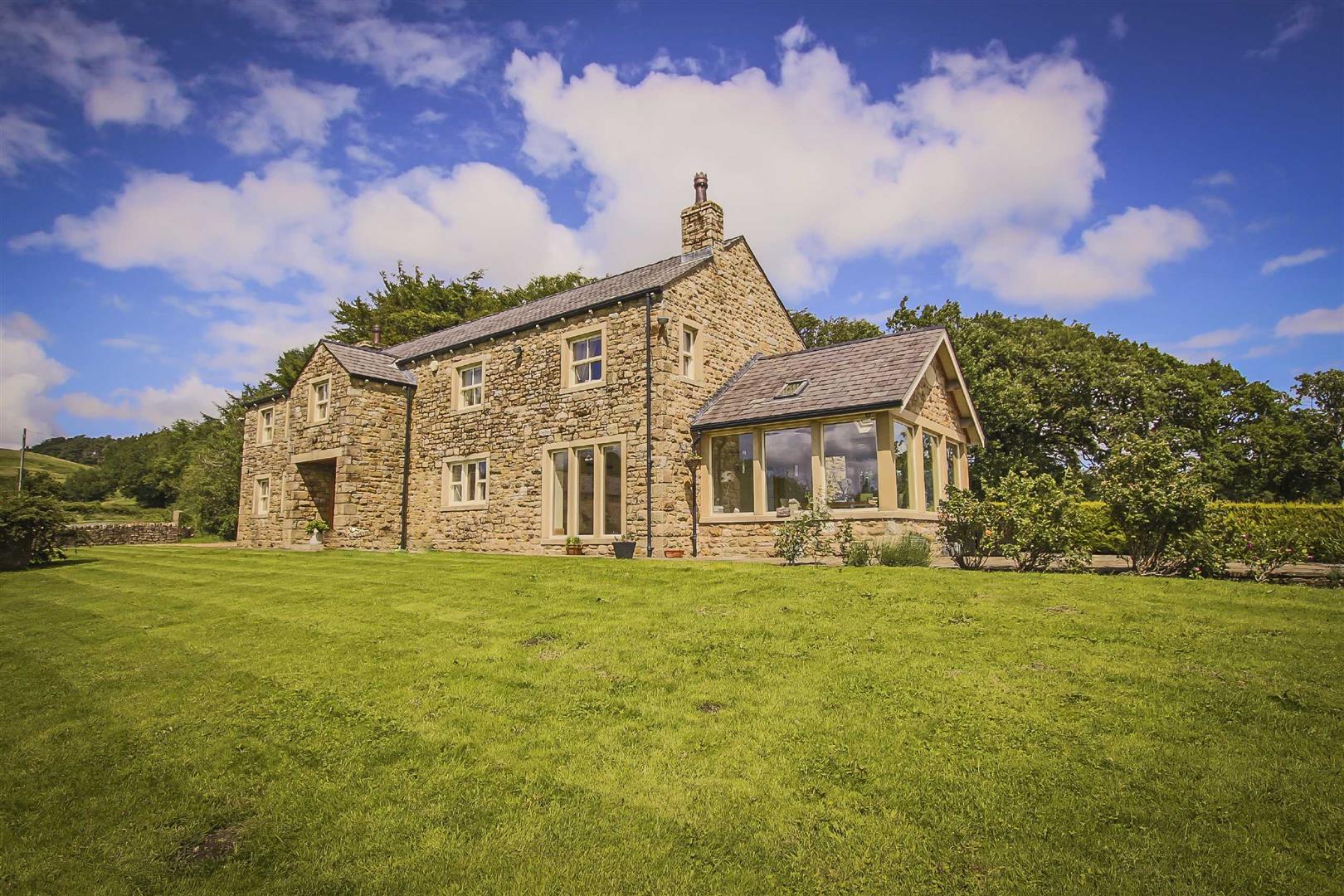 4 Bed Detached House For Sale - Main Image